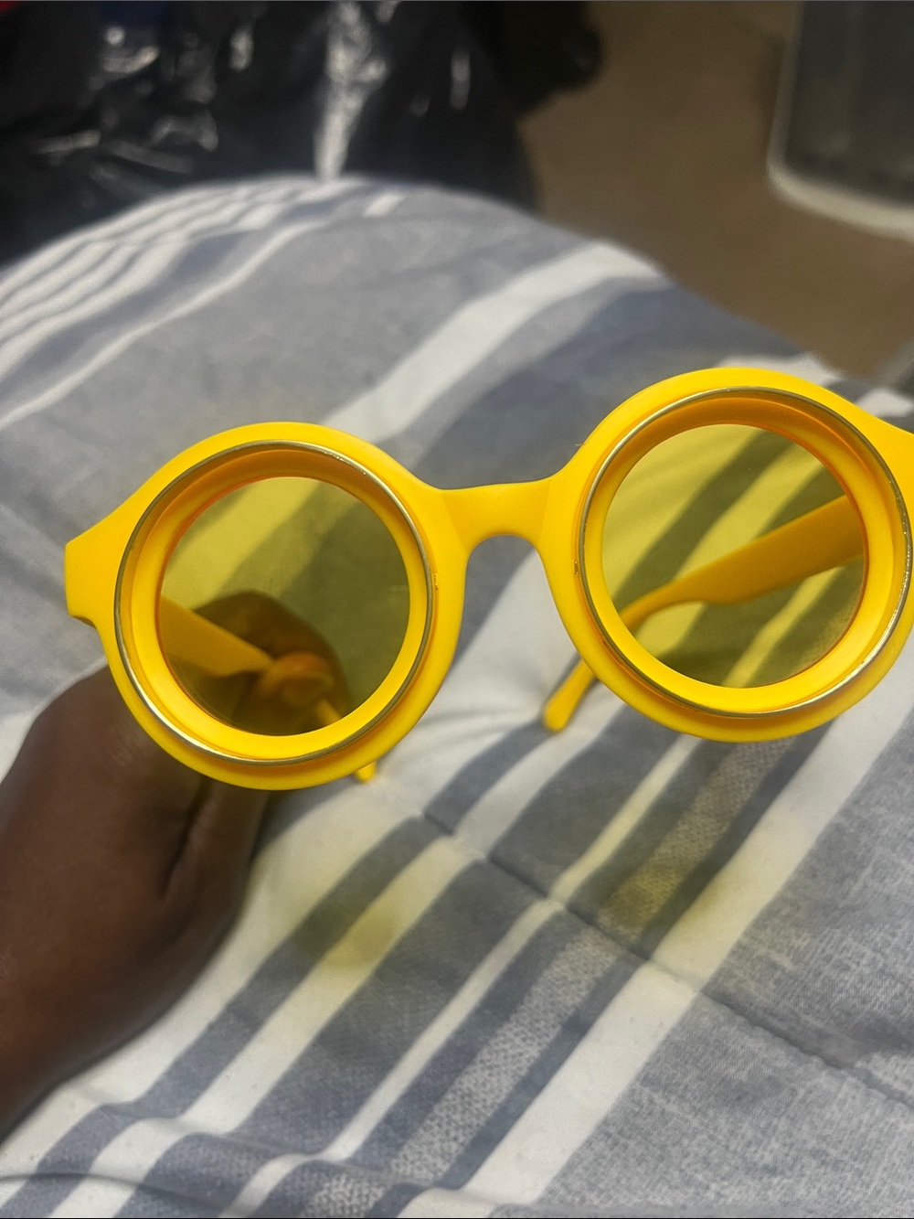 Glasses - Picture 3 of 5